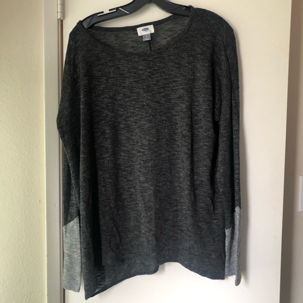 Color block sleeve sweater
